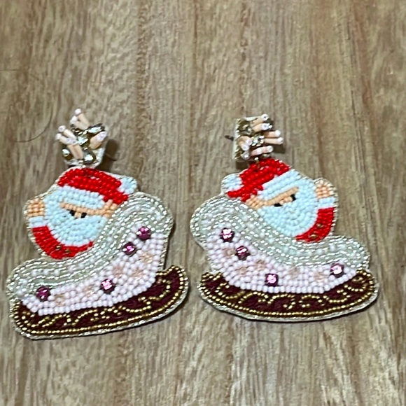 🎉❤️Multicolor Beaded Santa Sleigh Christmas Earrings - Picture 2 of 2